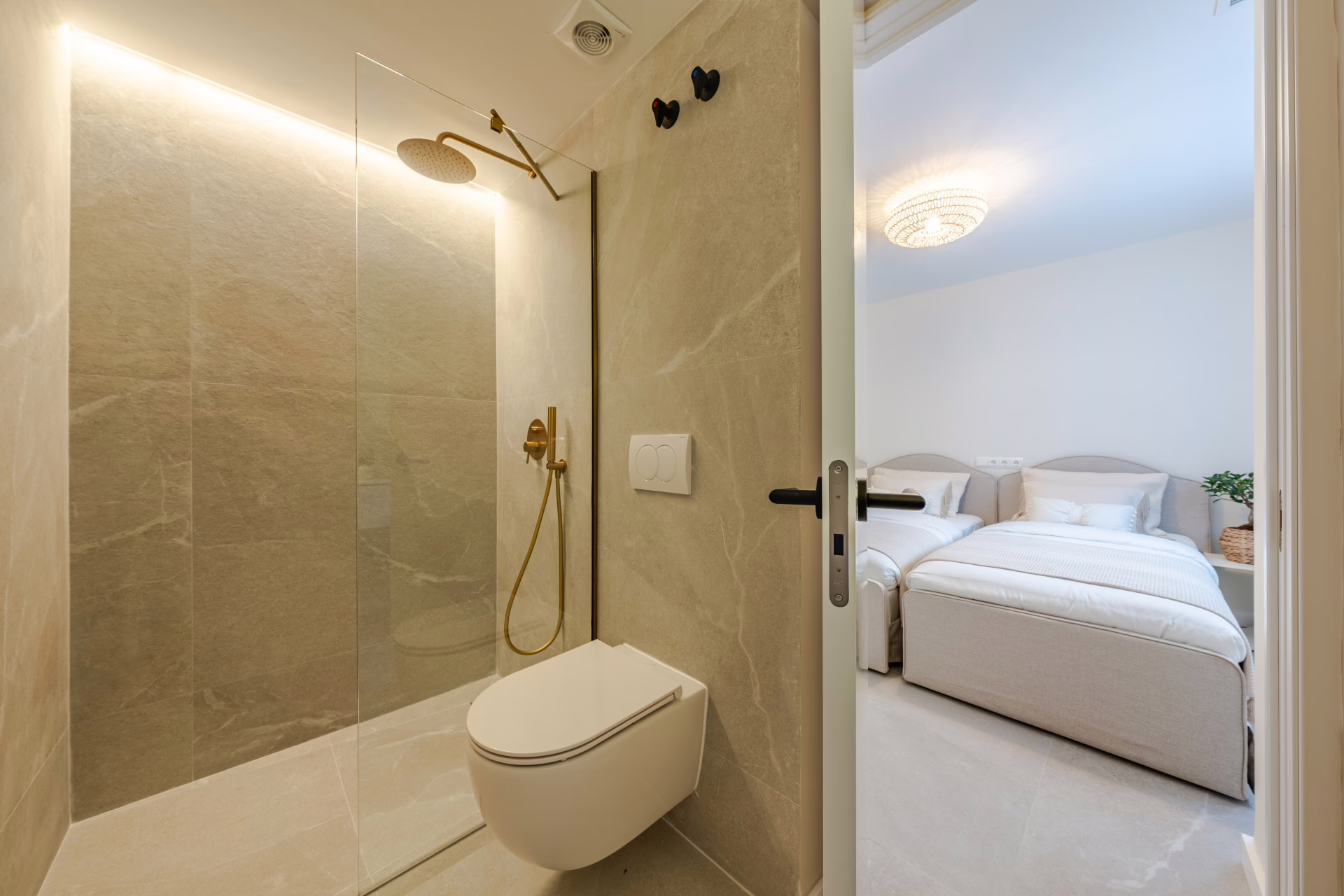 0c04a11a-2b85-4238-afa5-ffa447663bdf