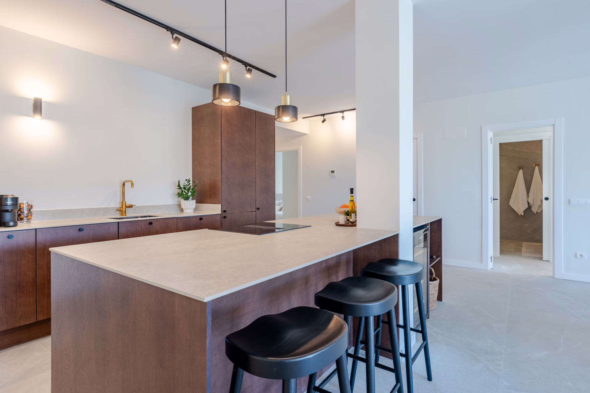 dd3f5122-b767-443f-b549-ba83a01fd873