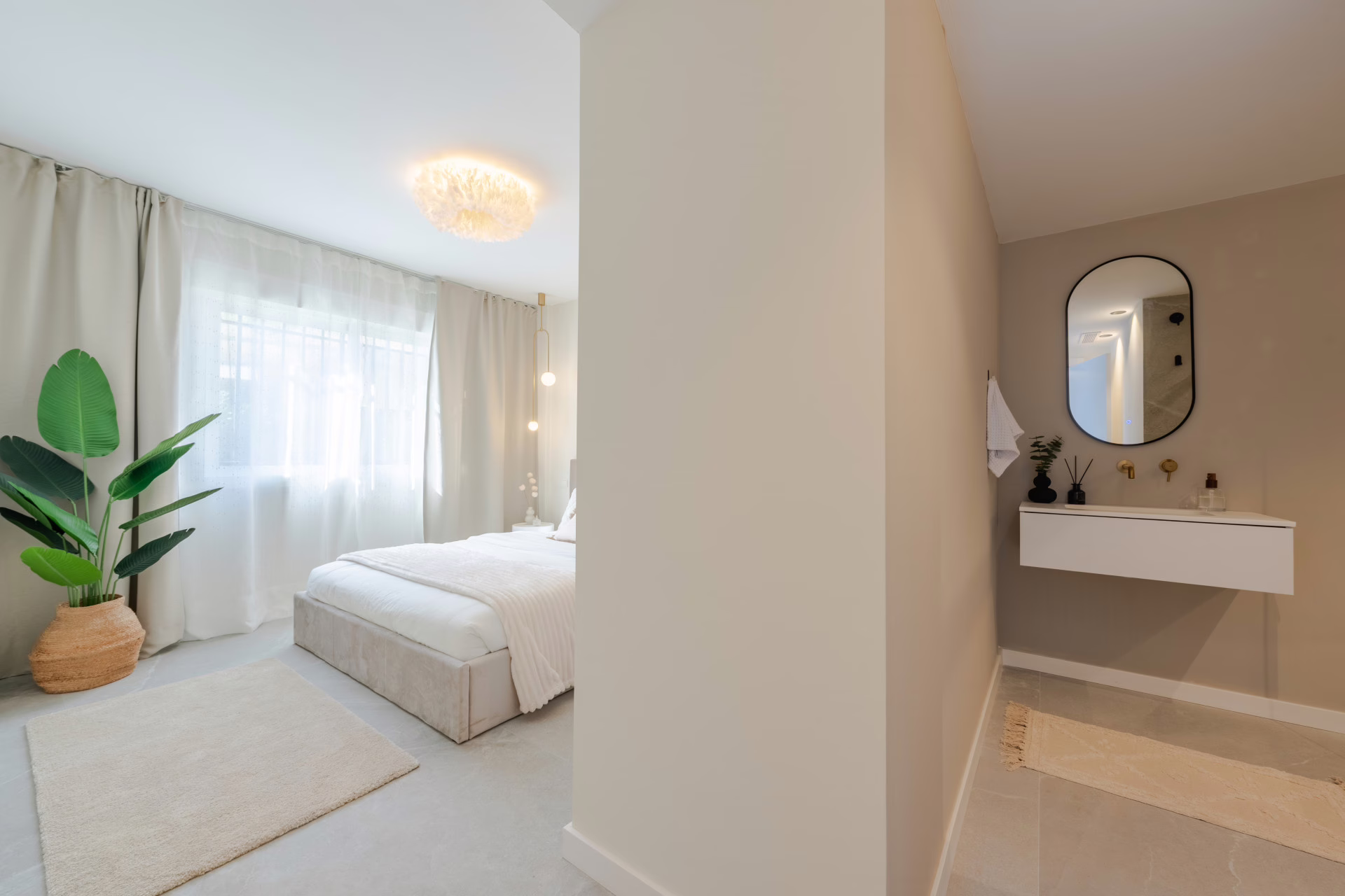 f4c74a00-fce9-436d-bc7f-c298caa738db